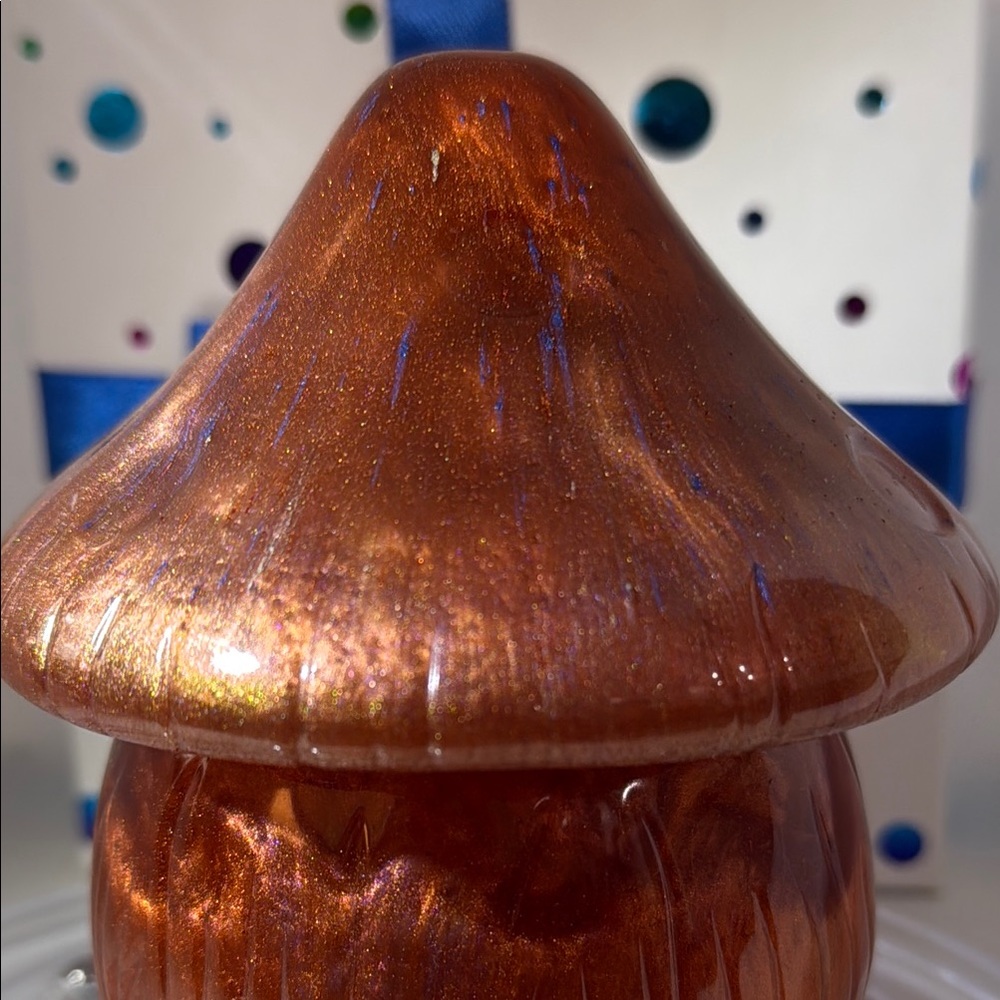 Elegant Resin Mushroom Jar - Picture 4 of 12